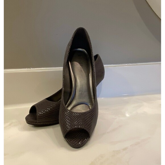 Kelly & Katie Gray Peep Toe Pump High Heels Shoe animal reptile Print Size 8.5 - Picture 2 of 12